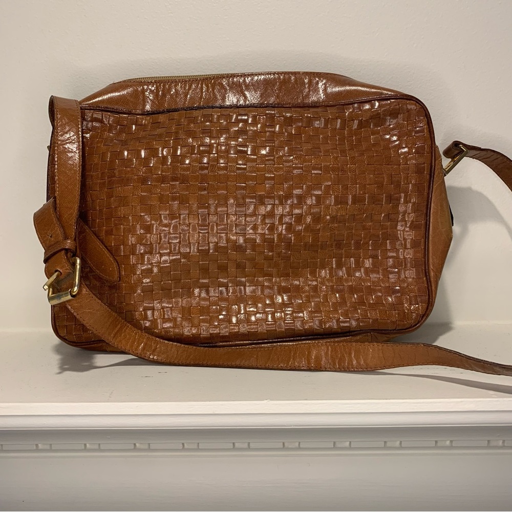Vintage FENDI Woven Leather Crossbody – Camel, FF Lining